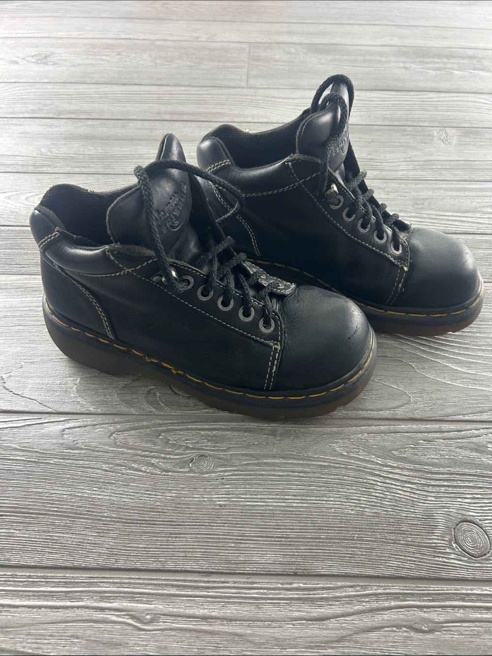 vintage 1990s/Y2K Dr. Martens 8542 chunky platform ankle boots size 7